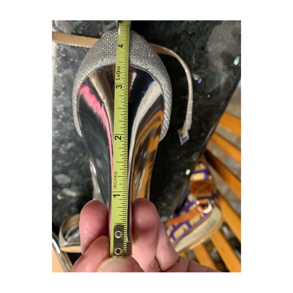 Badgley Mischka Silver wedge EUC size 9 - No box! - Picture 7 of 7